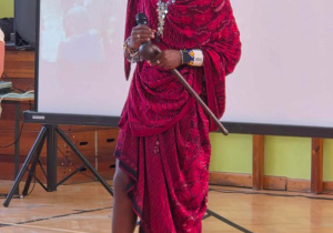 Niezwykły gość – Masaj z Tanzanii, reprezentujący Fundację Nashipaa Africa.