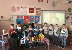 Dzieci z klasy 1a podczas zajęć