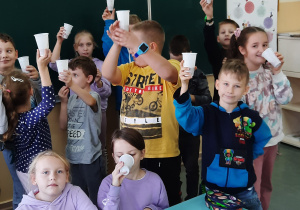Dzieci z klasy 3b podczas zajęć