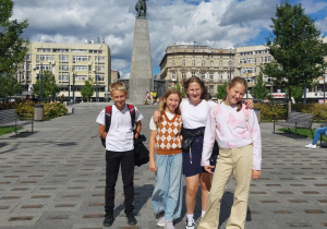 Laureaci konkursu Orlęta Filmowe Łodzi na wycieczce po rodzinnym mieście