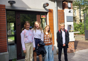 Laureaci konkursu Orlęta Filmowe Łodzi na wycieczce po rodzinnym mieście