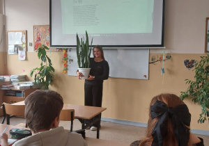 Klasowy program „Mam talent” - uczniowie podczas prezentacji