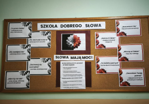 Gazetka ścienna programu "Szkoła Dobrego Słowa"