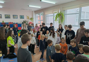 Integracja uczniów w ramach innowacji „Starsi uczą młodszych, młodsi uczą starszych”