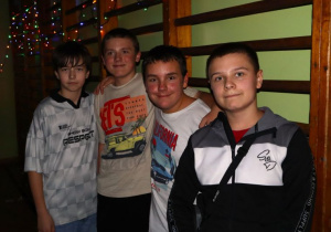 Uczniowie podczas Zabawy Andrzejkowej