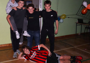 Uczniowie podczas Zabawy Andrzejkowej