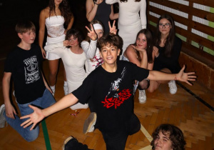 Uczniowie podczas Zabawy Andrzejkowej