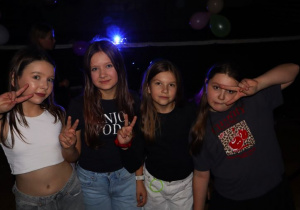 Uczniowie podczas Zabawy Andrzejkowej