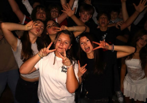 Uczniowie podczas Zabawy Andrzejkowej