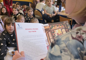 Uczniowie naszej szkoły podczas zabaw świetlicowych