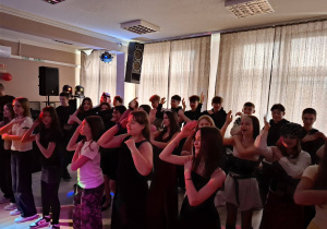 Uczniowie podczas zabawy w Domu Kultury Romus