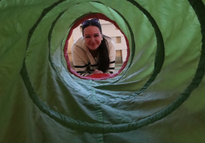 Społeczność szkolna i goście podczas Drzwi Otwartch