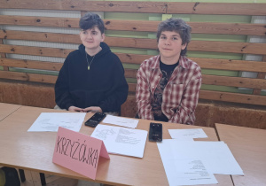 Uczniowie podczas obchodów Dnia Ziemi