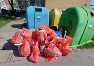 Worki zebranych śmieci