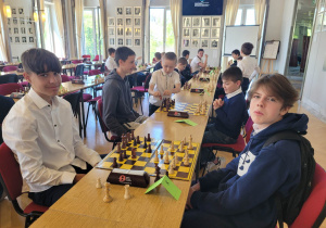Uczniowie klas VIII podczas Wojewódzkiego Turnieju Szachowego 30.05.2023r.