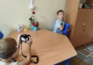 ćwiczenie ekspresji emocjonalnej
